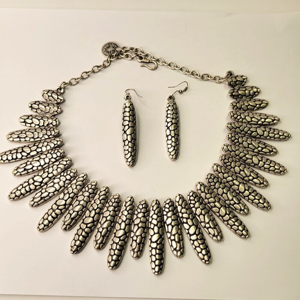 Seraglio Silver Bib Necklace and Earrings Set